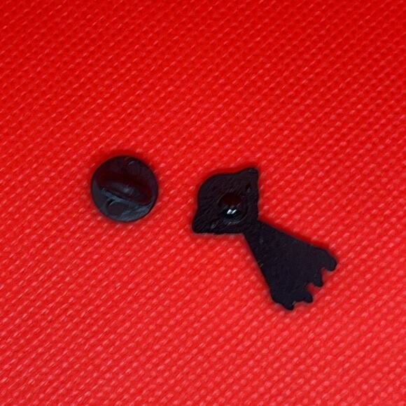 Space Ship Alien 🍕 Pizza Pin Brooch - Picture 2 of 2